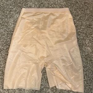 SKIMS BARELY THERE LOW BACK SHORT | SMALL